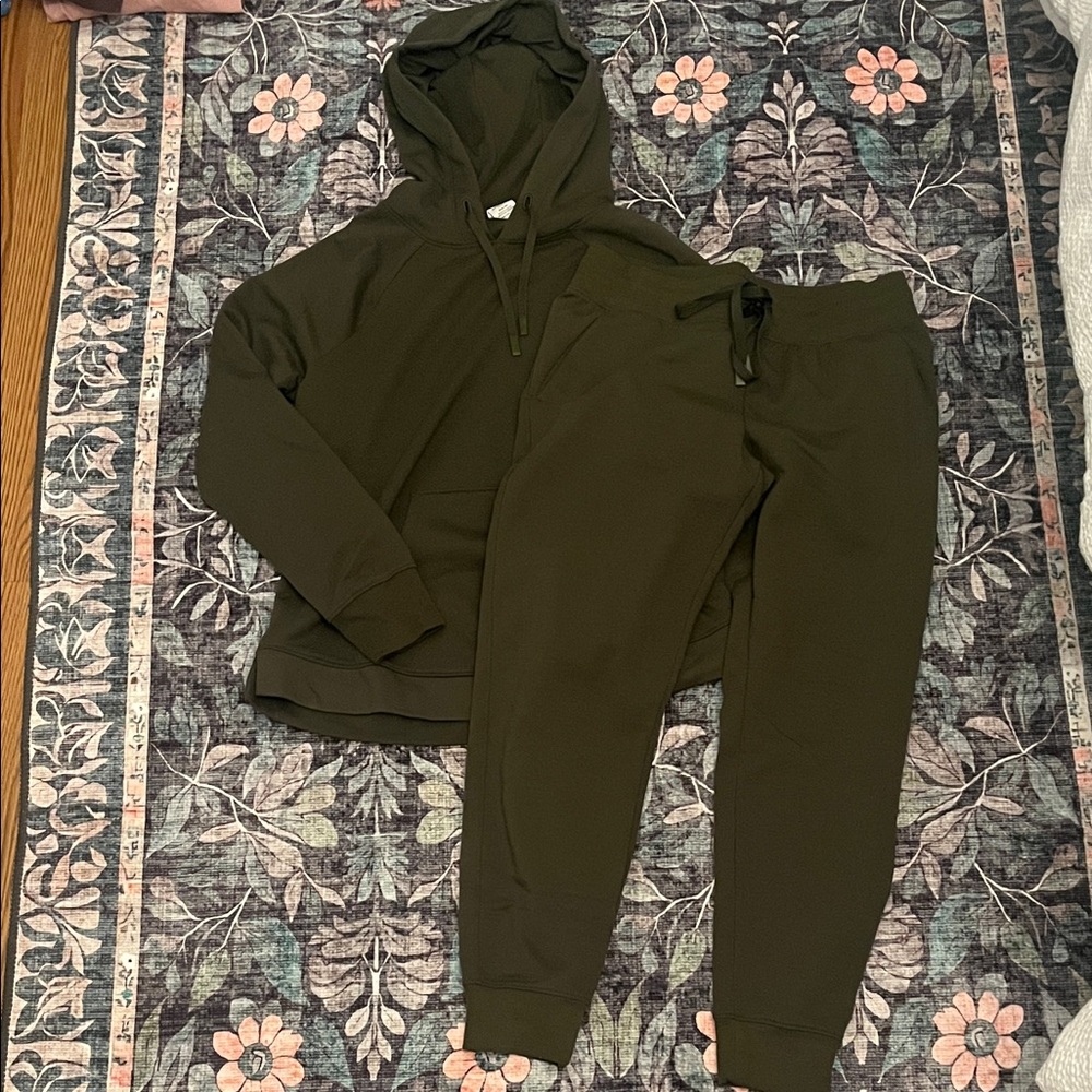 Athletic Works Green Hoodie and Jogger Set